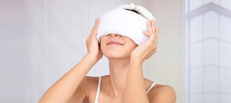 Chườm lạnh vài ngày đầu sẽ giảm sưng bầm mắt