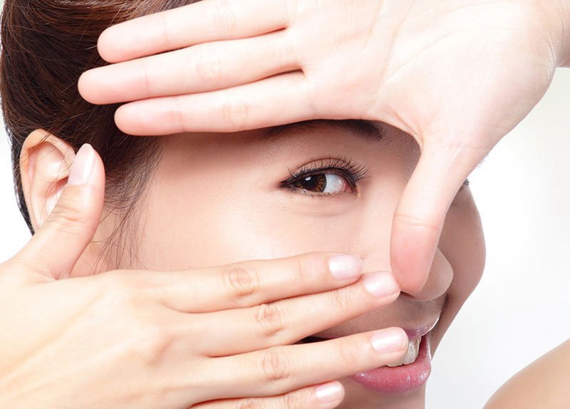 Chăm sóc mí mắt đúng cách giúp duy trì kết nếp mí vĩnh viễn