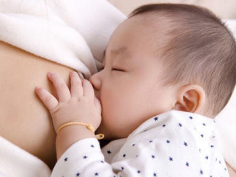 Đang cho con bú không được tiêm filler