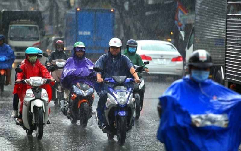 Đau mắt đỏ có thể do sức đề kháng yếu khi thời tiết biến đổi đột ngột