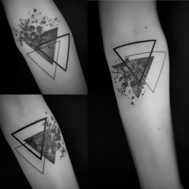 Phong cách Blackwork thường là những hình xăm dạng khối