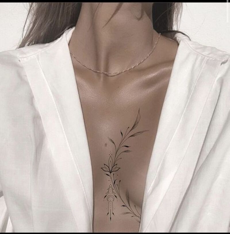 Phụ nữ xăm hình ở ngực tạo sự quyến rũ chết người
