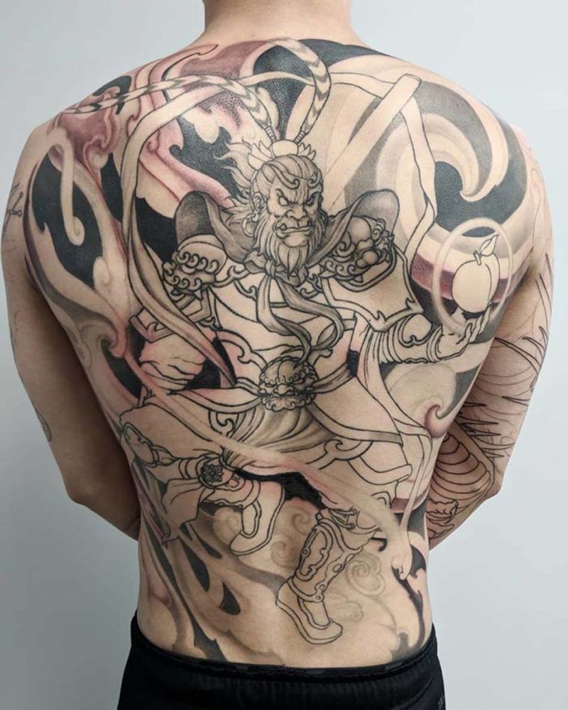 Mẫu hình xăm nguyên lưng thường được nhiều anh em yêu thích, đặc biệt những thể hiện sự mạnh mẽ, chính nghĩa