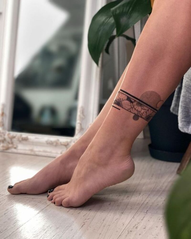 Hình xăm ở chân có nhiều loại, tượng trưng cho người sống cởi mở