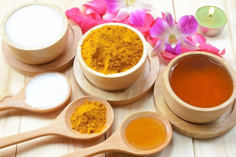 Mật ong và tinh bột nghệ nên uống khi đói sẽ đem lại hiệu quả cao nhất