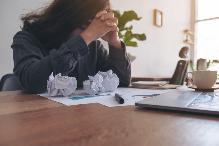 Người có dáng mũi gãy thường gặp khó khăn trong công việc và cuộc sống