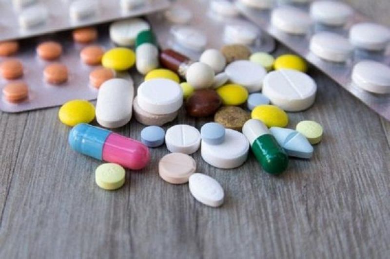 Điều trị mụn bọc ở tai bằng thuốc Tây được chỉ định theo tình trạng viêm nhiễm