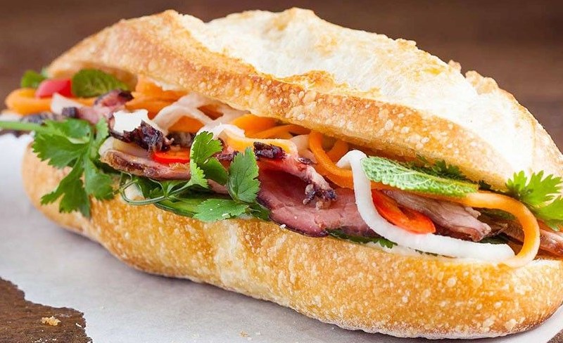 Nâng mũi ăn bánh mì được không?