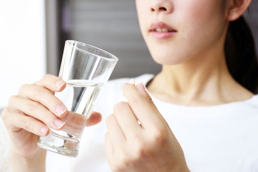 Bạn hãy uống thuốc theo tần suất và liều lượng như toa thuốc