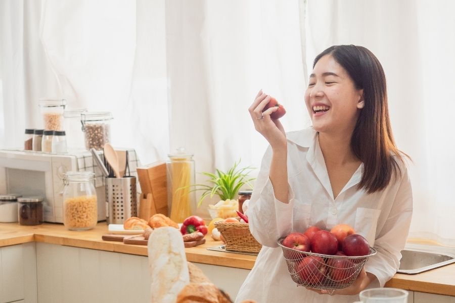 Ăn nhiều trái cây để giúp thanh lọc bớt chất đạm dư thừa