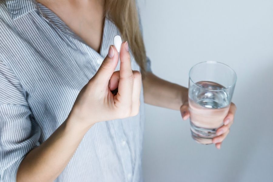 Uống đầy đủ các loại thuốc theo toa đơn của bác sĩ