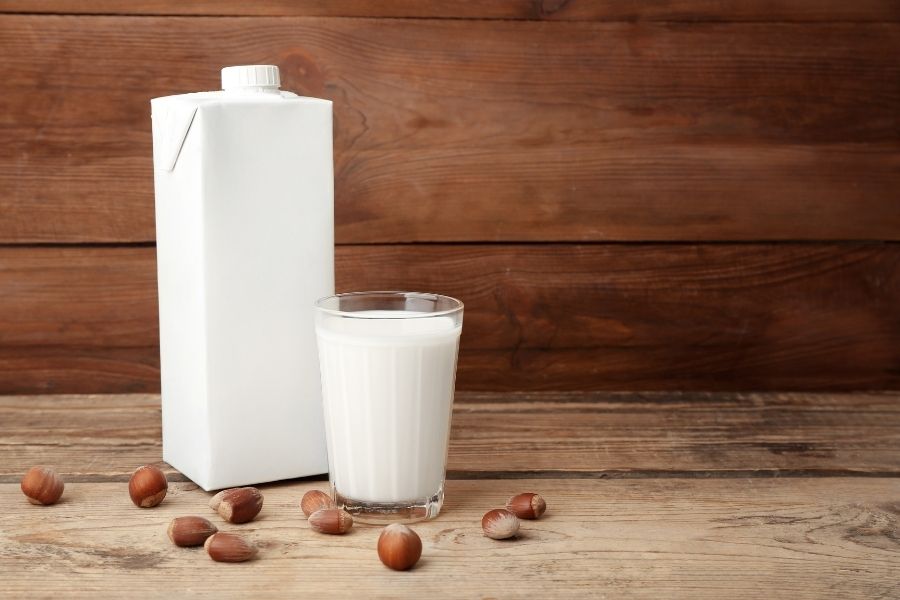 Các loại sữa tươi không đường đóng hộp vẫn giữ các dưỡng chất tốt cho da