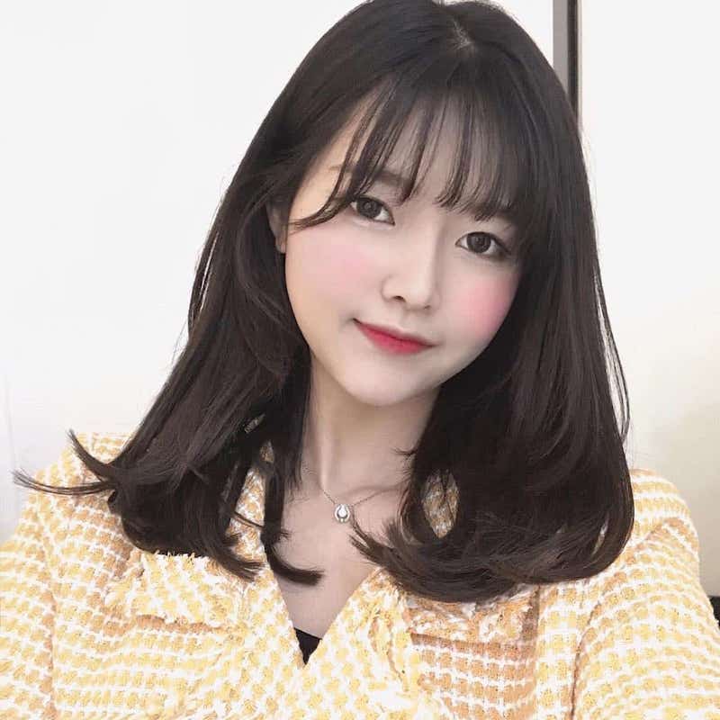 Tiêm filler cằm là phương pháp sử dụng chất làm đầy để giúp mang lại cho bạn khuôn mặt V-line chuẩn dáng