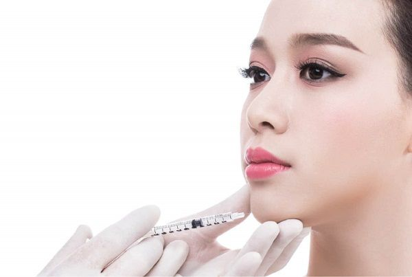 Tiêm Filler cằm bị đỏ và ngứa là câu hỏi thường đặt từ khách hàng sau tiêm Tiêm filler cằm bị đỏ có sao không?
