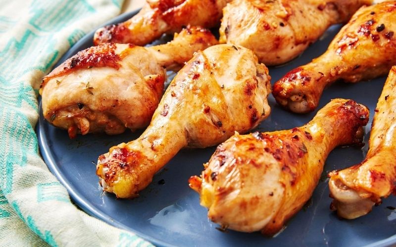 Thịt gà sẽ làm cho vết kim tiêm bị sưng tấy, đau nhức