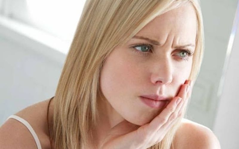 Sau khi tiêm filler có hơi sưng nhẹ
