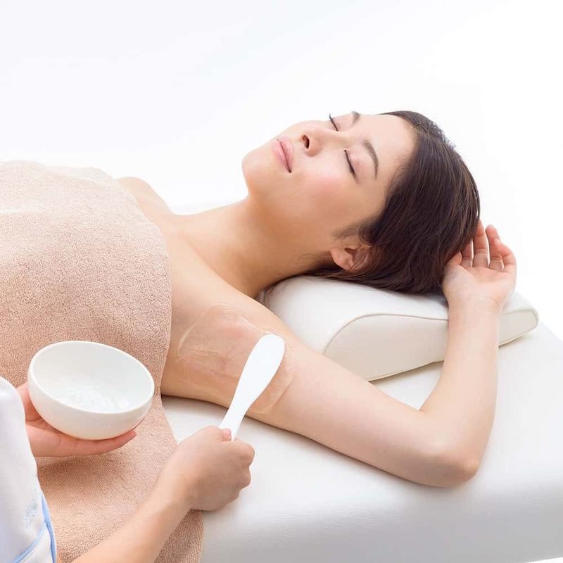 Vì sao trị thâm nách lại có mức giá đó?
