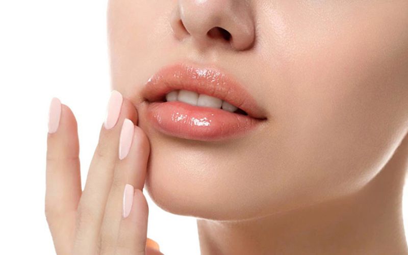 Sau khi tiến hành phun môi thì kỹ thuật viên sẽ hướng dẫn cách chăm sóc môi