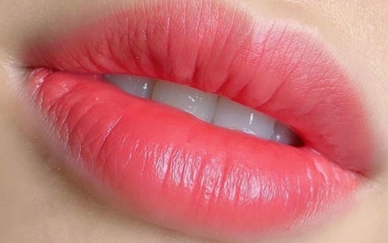 Màu môi này giúp tổng thể khuôn mặt bạn cuốn hút hơn