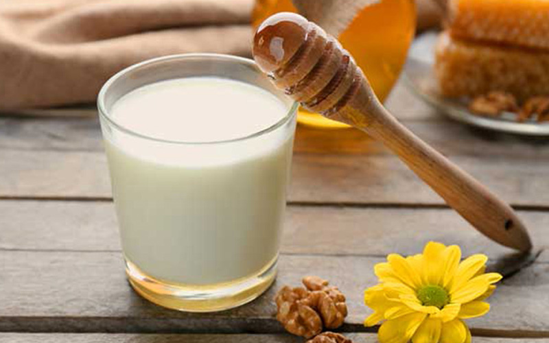 Top 20+ Cách Làm Mặt Nạ Dưỡng Da Bằng Mật Ong Làm trắng da bằng mật ong cực kỳ hiệu quả với những bí quyết sao đây 55 Sữa chua không chỉ dùng trong pha chế mà còn dùng trong làm đẹp