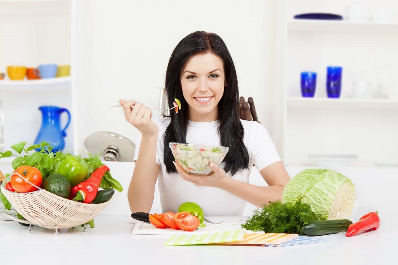 Ăn chậm, nhai kỹ sẽ giúp bạn giảm cân