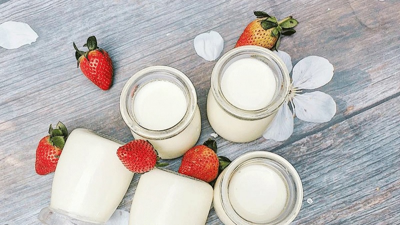 Mặt nạ lòng trắng trứng kết hợp sữa chua