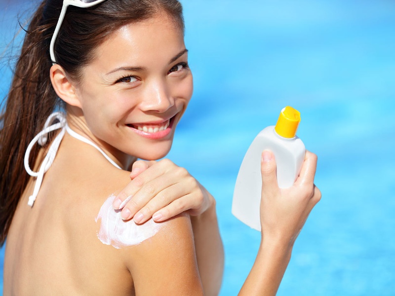 Top 20+ Thoa Kem Chống Nắng Tiếng Anh Là Gì Kem chống nắng có tác dụng gì? Cách dùng kem chống nắng chuẩn 67 Nên thoa kem chống nắng mỗi 2 - 3 tiếng nếu cơ thể dễ ra mồ hôi