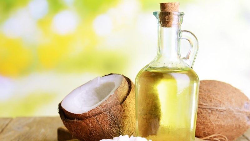 Top 20+ Chân Tự Nhiên Bị Sưng Phù Đau Nhức Môi tự nhiên bị sưng có sao không? Cách khắc phục thế nào? 67 Dầu dừa giúp làm dịu da, kháng khuẩn, nấm cũng như virus trên da