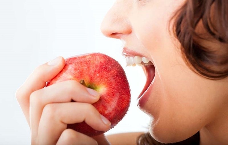 Top 20+ Đông Trùng Hạ Thảo Kim Cương Vàng Giá Bao Nhiêu Ăn táo có nổi mụn không? Bật mí mẹo ăn táo tốt cho sức khỏe 51 Ăn táo rất tốt nhưng khi ăn nhiều sẽ tăng lượng đường trong cơ thể