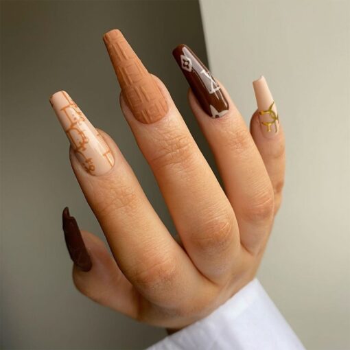 Thêm một mẫu cam trắng sữa chấm bi cho cô nàng da ngăm