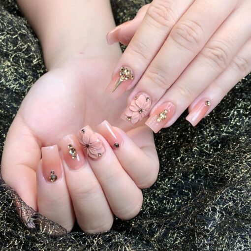 Bộ nail phù hợp cho những ngày Tết