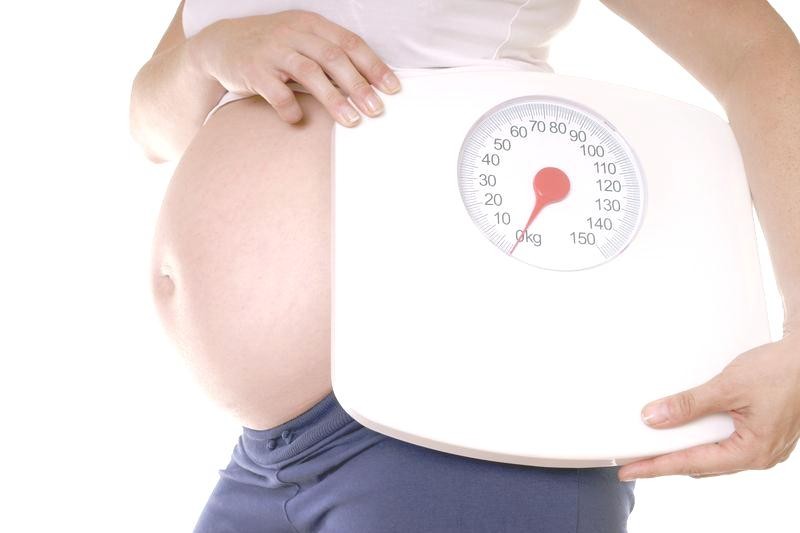 Uống quá nhiều trà sữa có thể khiến mẹ bầu tăng cân nghiêm trọng