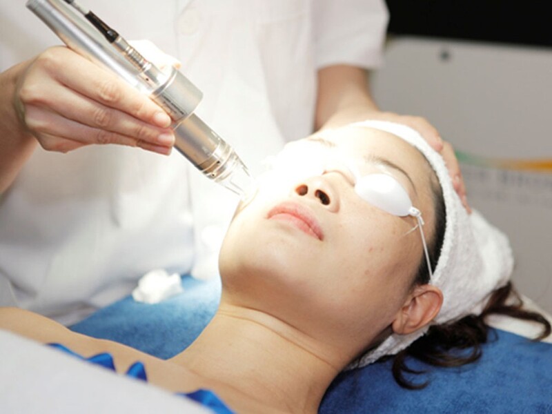 Có thể thay đổi bước sóng linh hoạt tùy theo tình trạng sẹo