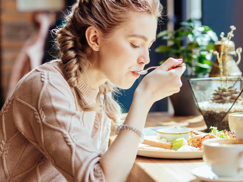 Ăn uống hợp lý sẽ khiến tình trạng nám da được đẩy lùi tốt
