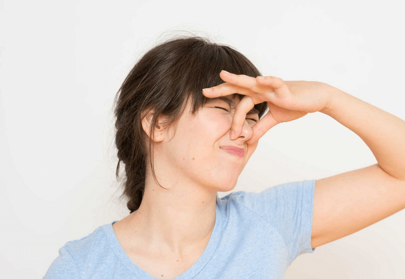 Bệnh hôi nách có lây không?