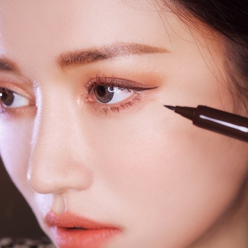 Có thể áp dụng phương pháp trang điểm để có được một đôi mắt đẹp