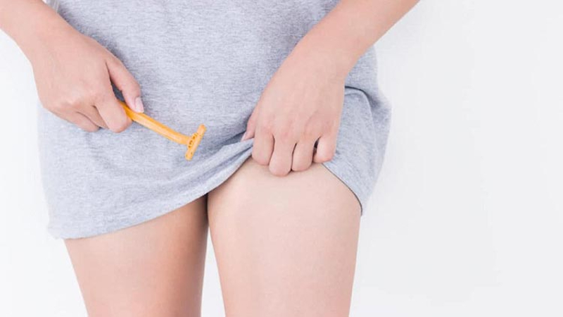 Dùng dao cạo có thể gây tổn thương vùng kín nếu không cẩn thận