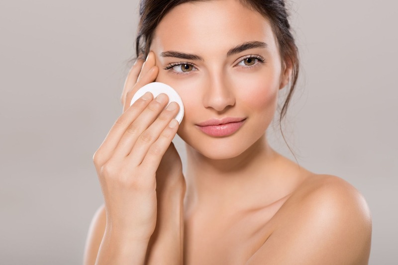Chúng ta nên sử dụng nước tẩy trang L’oréal hằng ngày để làm da sạch sâu