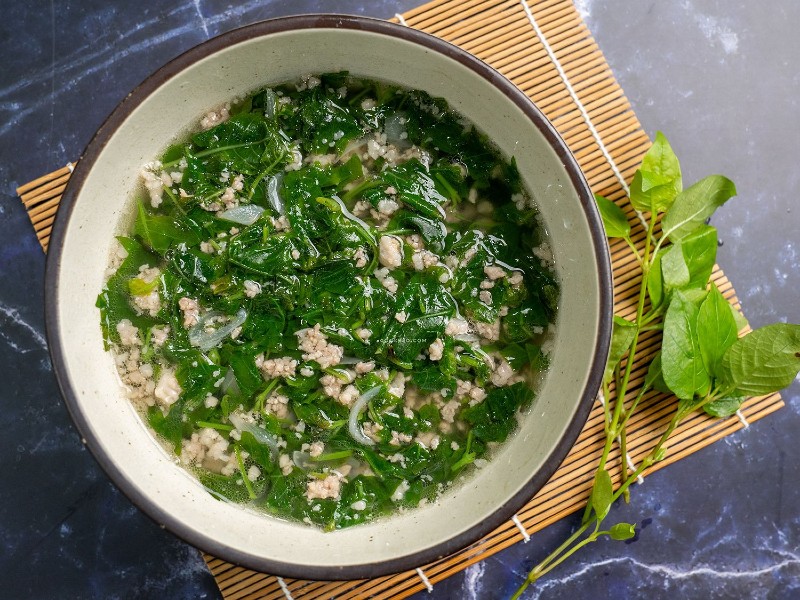 Canh rau ngót có thể cải thiện bệnh sỏi thận