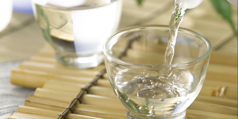 Giấm trắng có thể chữa vết chai tay hiệu quả