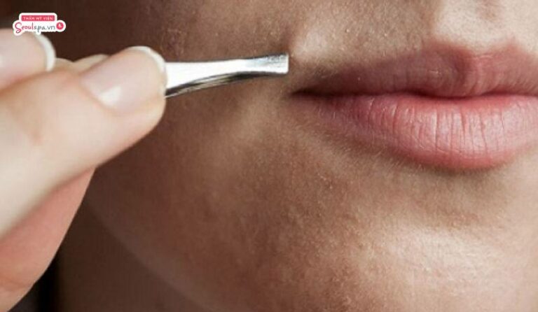 Nhổ râu có sao không? Bạn nên nhổ râu hay cạo râu tại nhà?