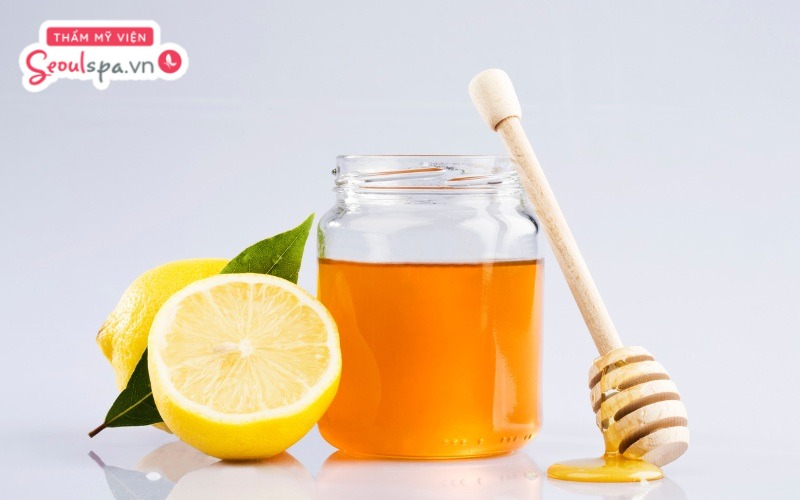 Kết hợp mật ong và chanh là công thức giúp tăng cường khả năng tẩy tế bào chết và làm yếu nang lông hiệu quả