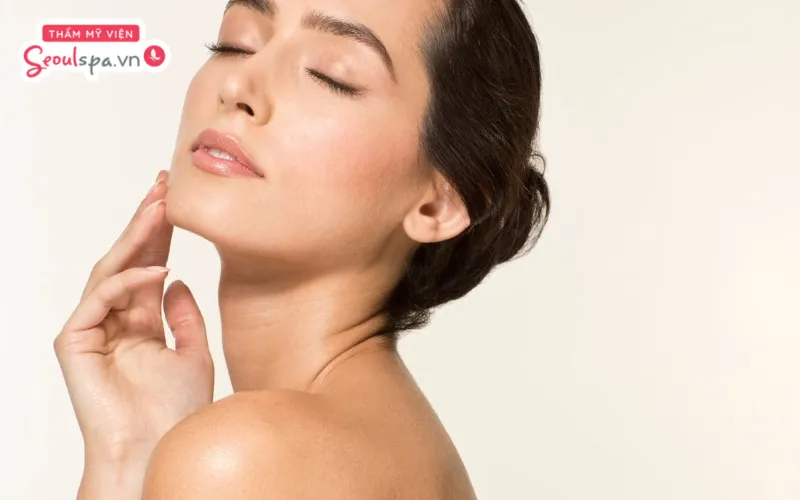 Triệt lông khi trời đông giúp quy trình chăm sóc da diễn ra toàn diện và hiệu quả hơn nhờ khả năng se khít lỗ chân lông