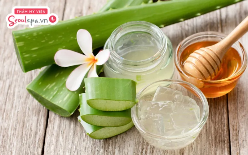 Triệt ria mép với mật ong và nha đam được đánh giá cao về tính an toàn, khả năng dưỡng ẩm và không gây kích ứng da