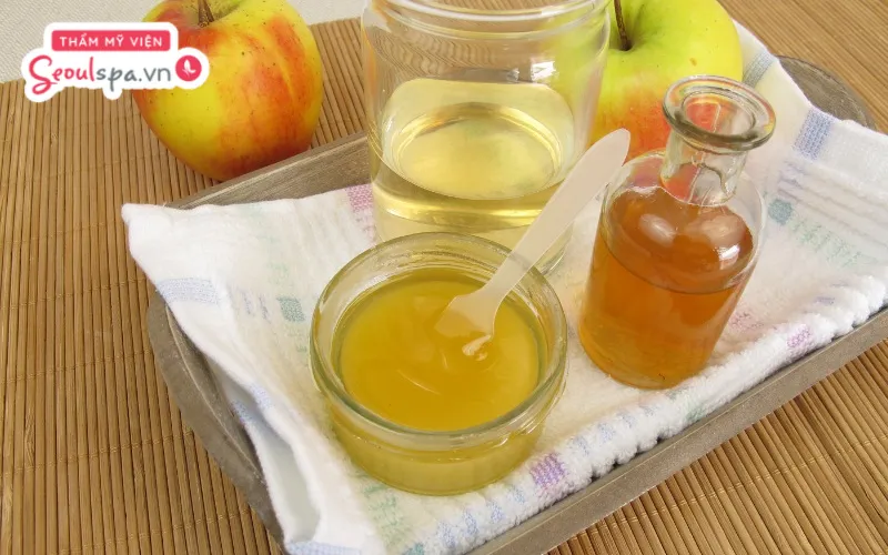 Kết hợp mật ong với giấm táo là cách triệt ria mép bằng mật ong hiệu quả nhưng không phù hợp với người có da nhạy cảm