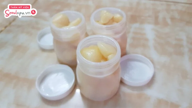 Mỡ trăn giúp cung cấp độ ẩm cần thiết cho vùng kín và hỗ trợ làm mềm lông vùng kín trước khi cạo