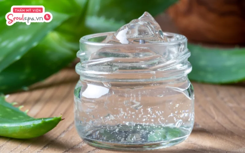 Sử dụng thuốc đặc trị hoặc gel nha đam đúng cách sau khi cạo lông là cách ngăn ngừa nguy cơ viêm nhiễm sau khi cạo lông vùng kín