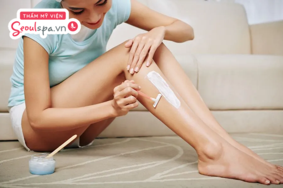 Nên thực hiện loại bỏ lông chân nếu cảm thấy chân mọc nhiều lông ảnh hưởng đến tính thẩm mỹ và gây mất tự tin