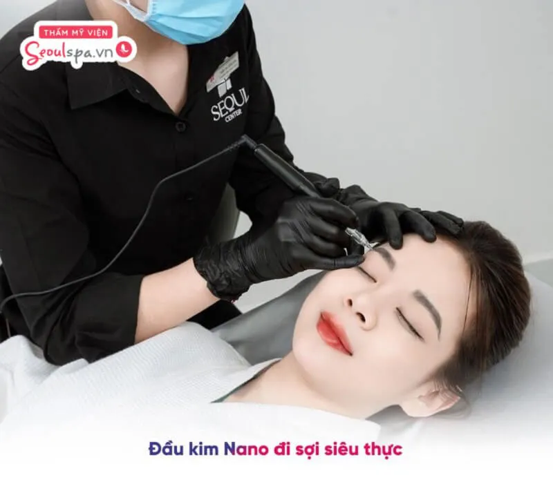 Quá trình đi kim phun xăm Nano cần được thực hiện tỉ mỉ để đảm bảo hạn chế nguy cơ để lại tổn thương quá sâu trên da
