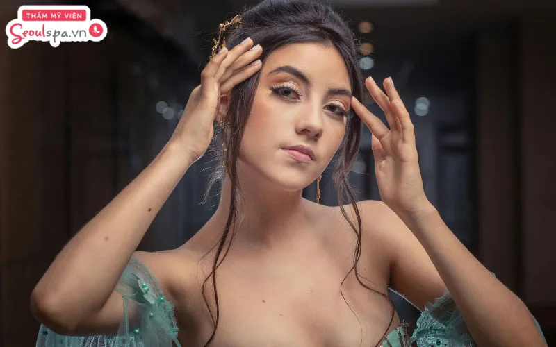 Tùy vào sở thích và phong cách thời trang của từng người mà bạn nên cân nhắc thật kỹ trước khi phun môi màu hồng cánh sen